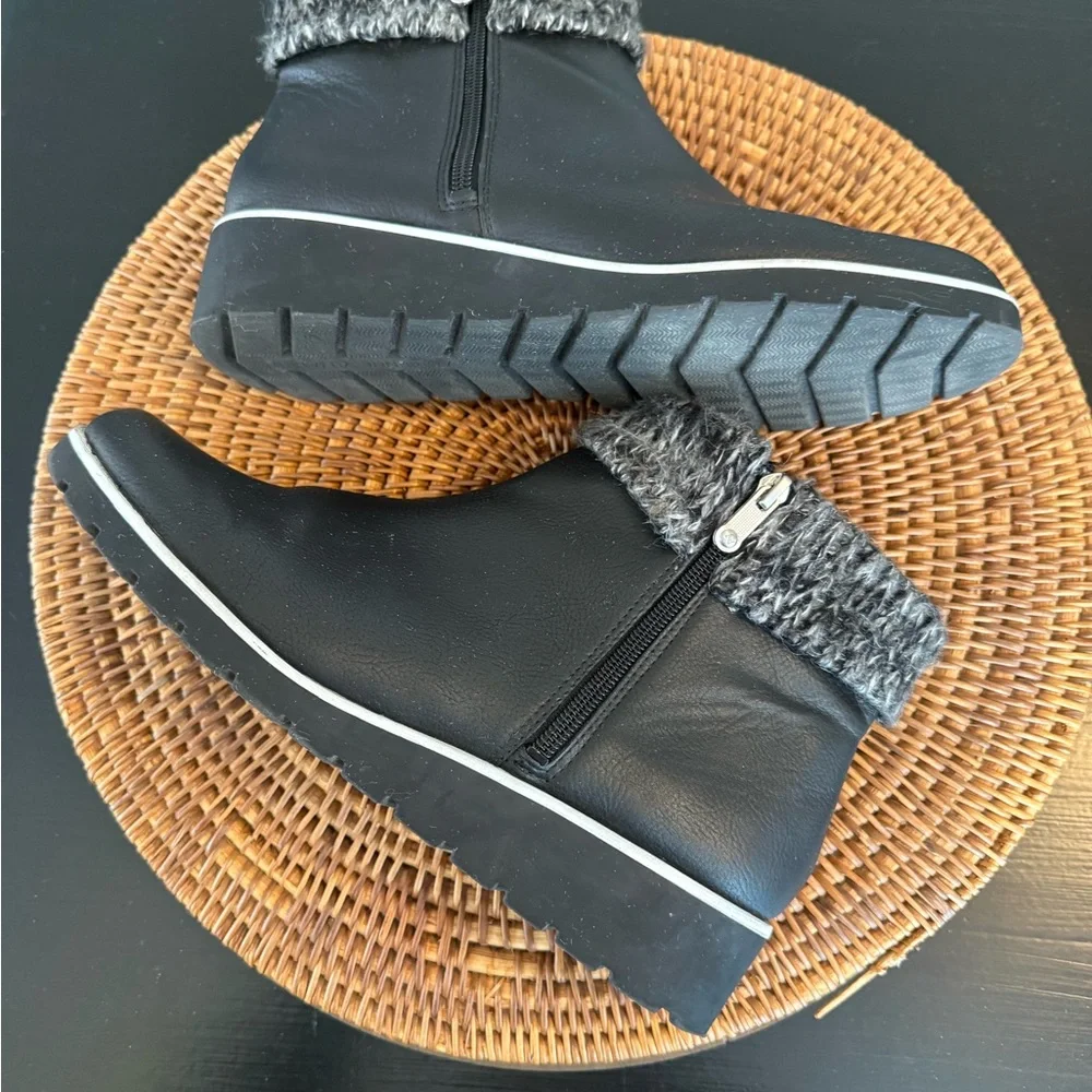 Adrienne Vittadini black Ankle Boots‎ with Knit Cuff